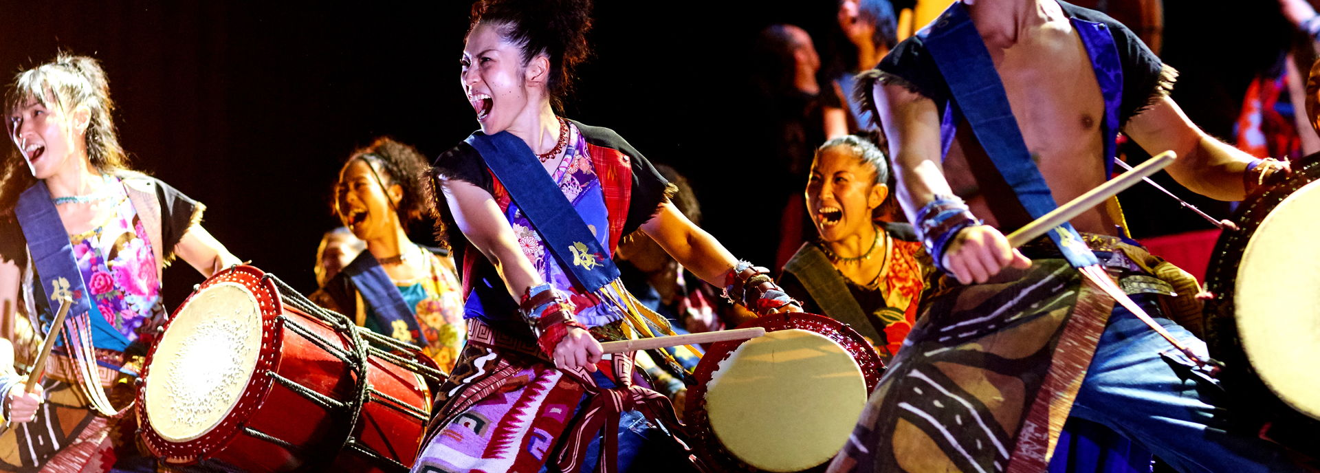 De Japanse drummers van Yamato zijn terug in Hoogeveen met een nieuwe show. Met de eeuwenoude taiko-drums zorgen ze voor een golf van energie, originaliteit en innovatie. 